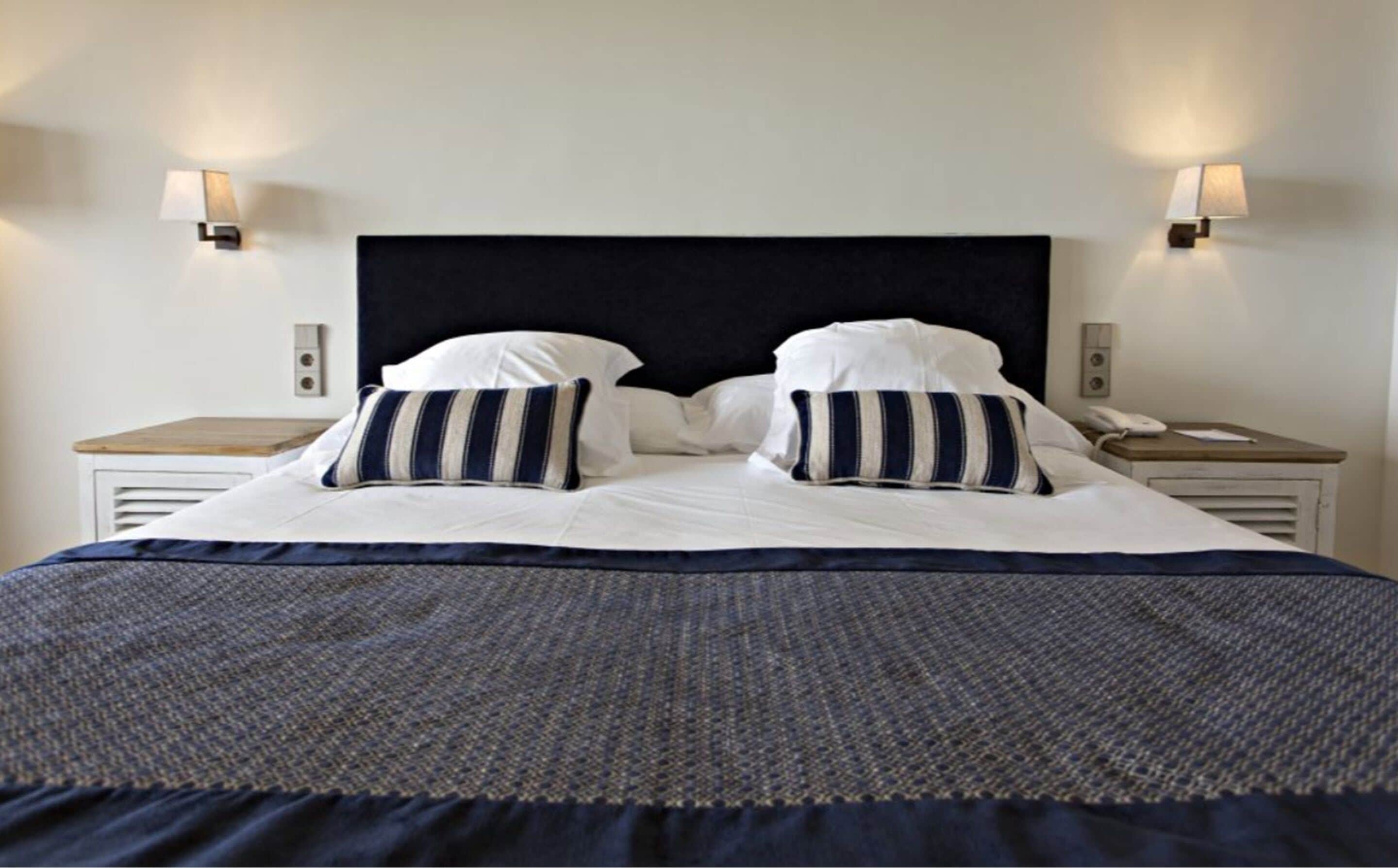 double room, garden view | minibar, in-room safe, desk, blackout curtains