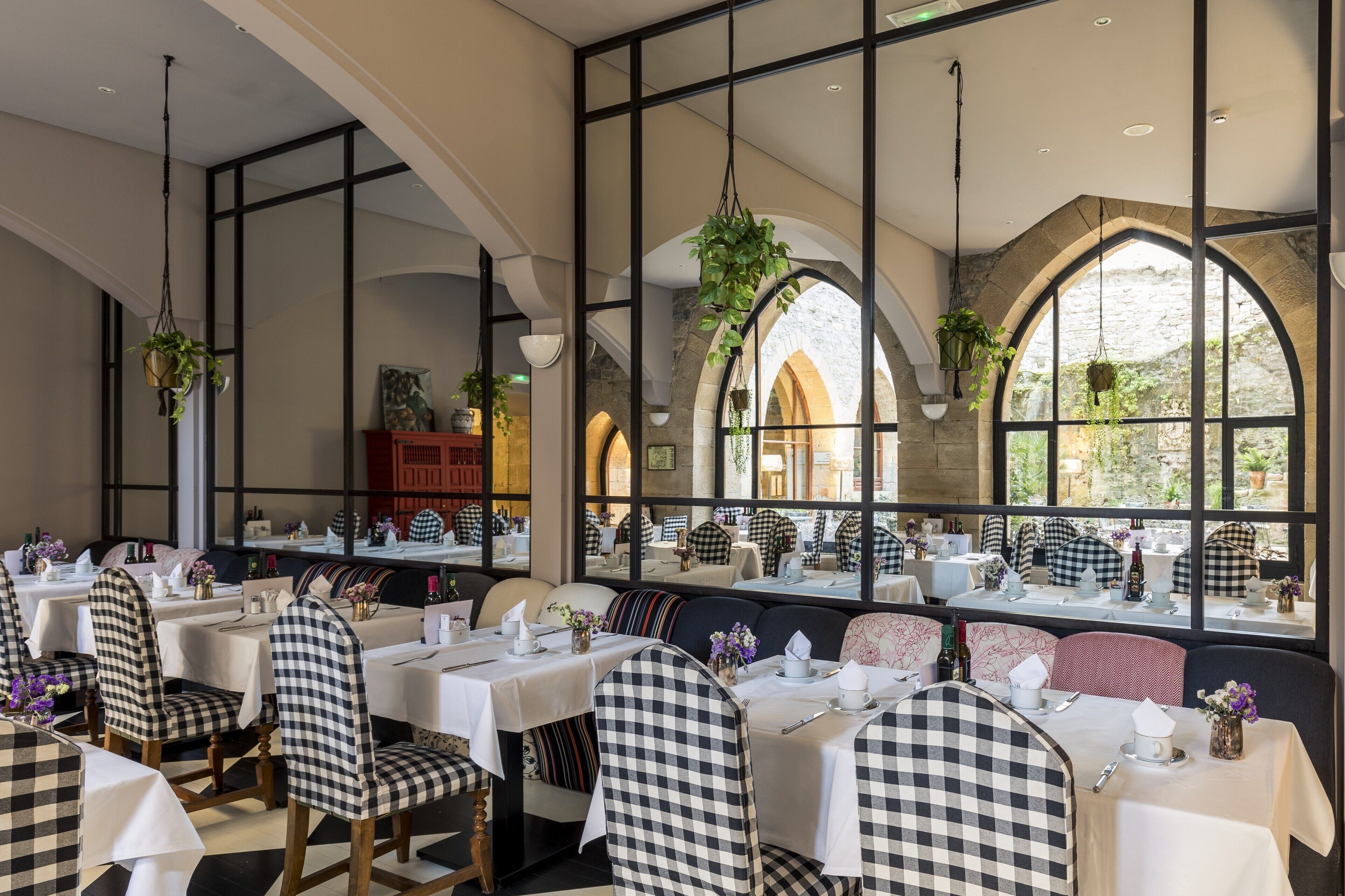 daily buffet breakfast (eur 24 per person)