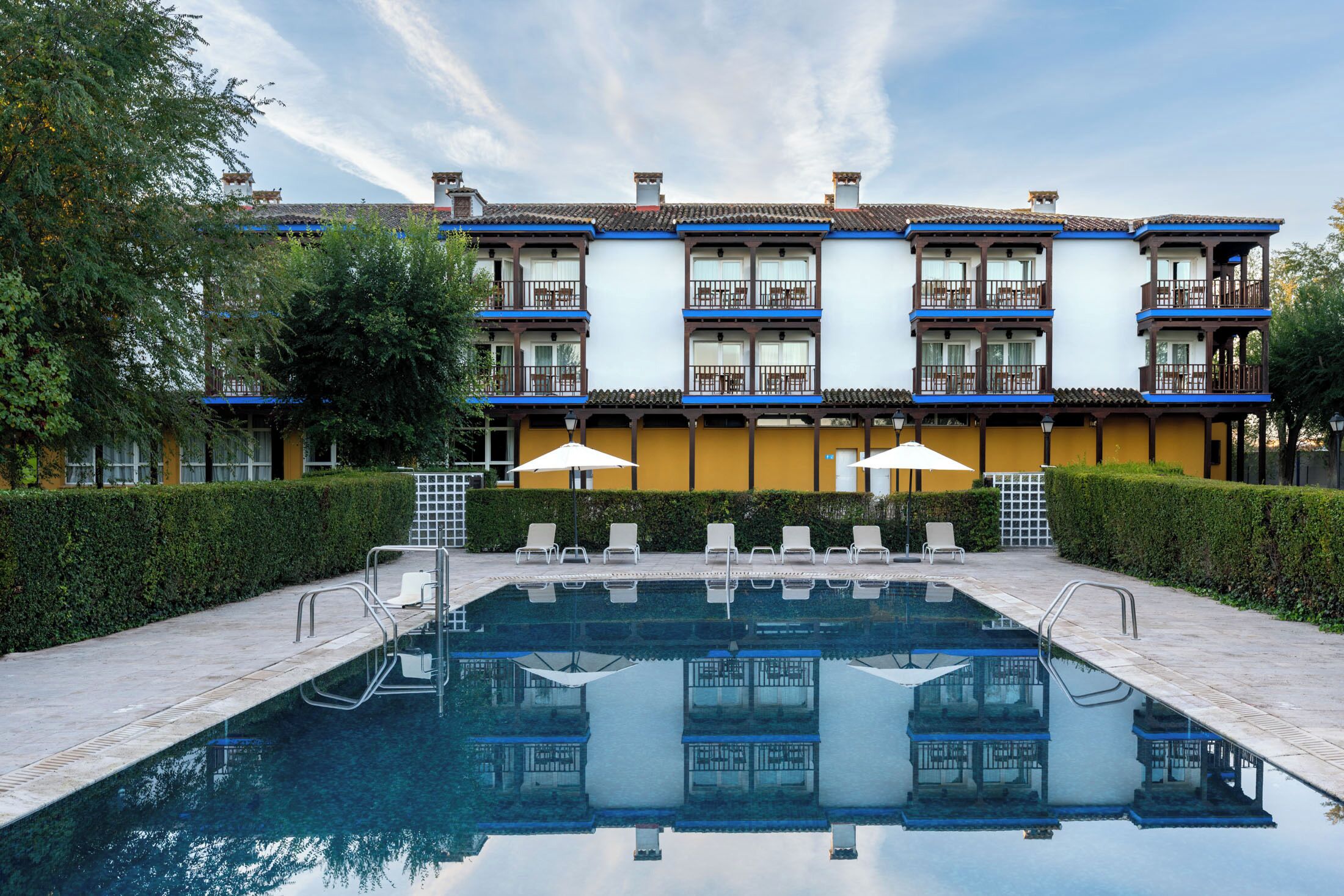 Piscine extérieure (ouverte en saison)