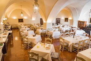 Daily buffet breakfast (EUR 20 per person)