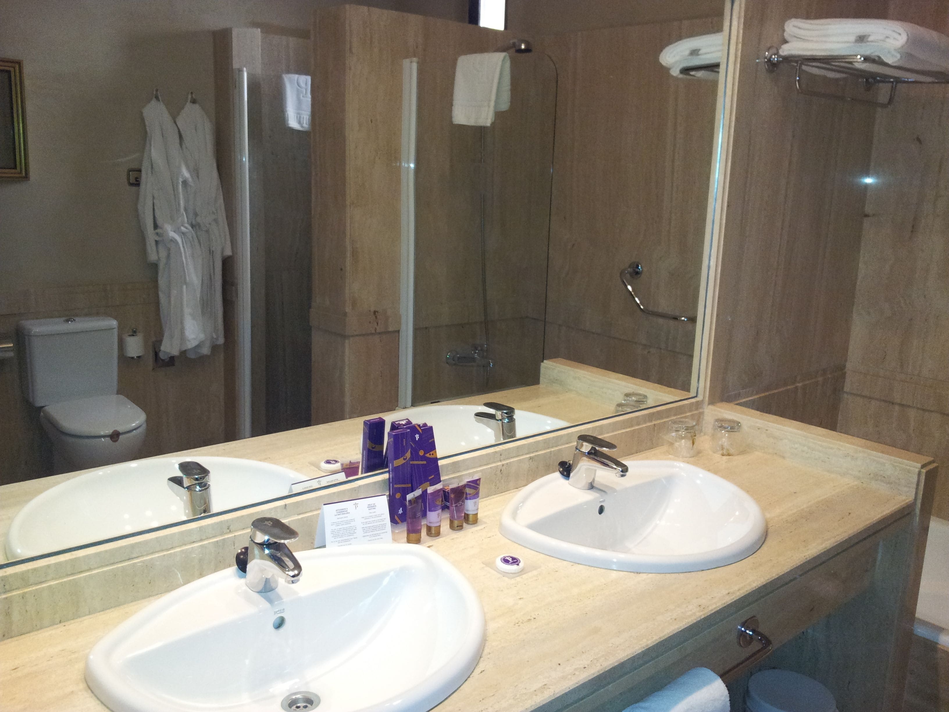 bathtub, free toiletries, hair dryer, towels