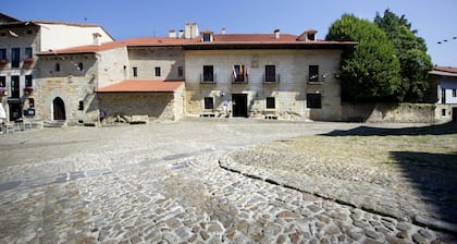 Parador De Santillana De Gil Blas