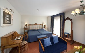 Minibar, in-room safe, desk, free WiFi