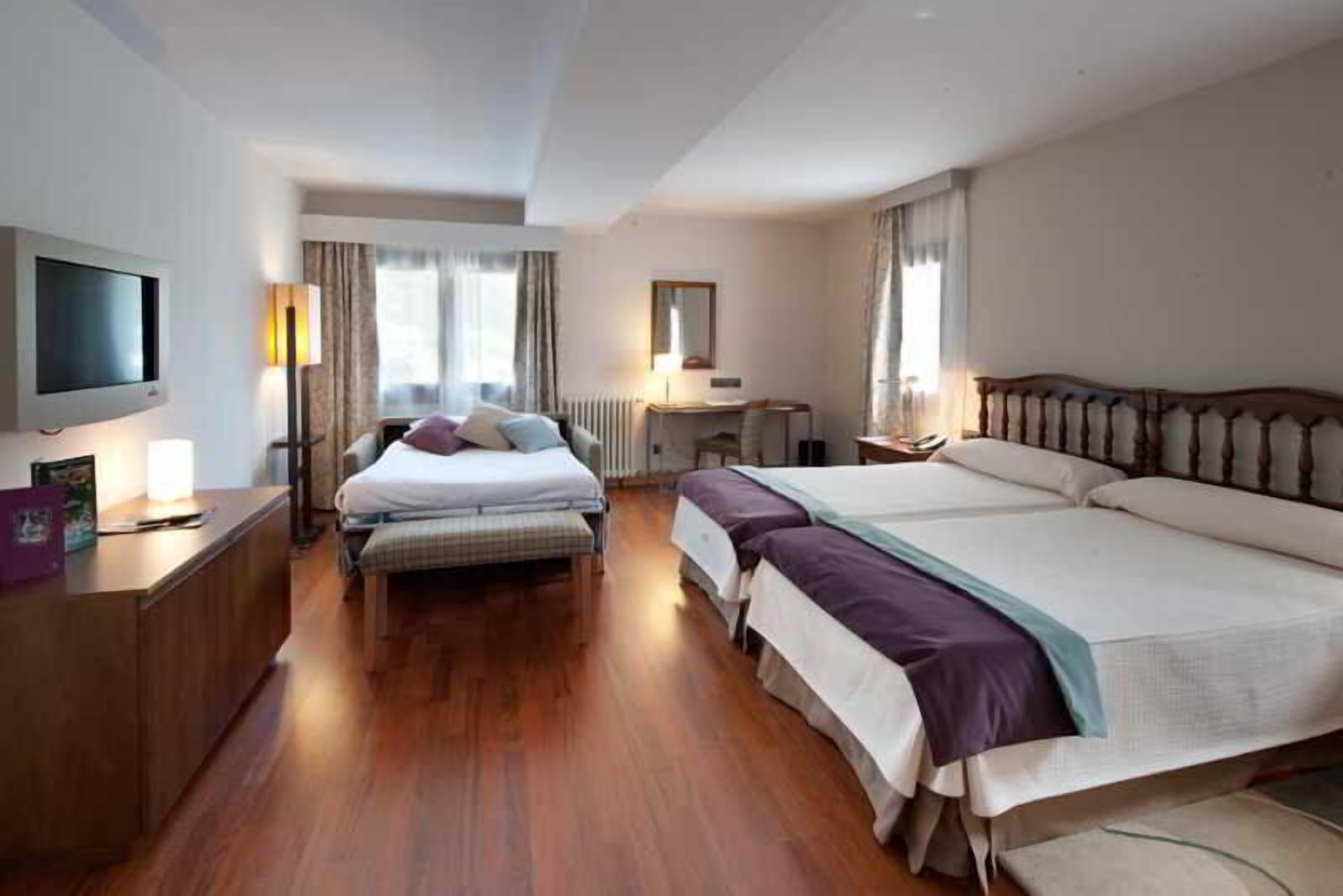 2 chambres, literie de qualité, couette en duvet, minibar