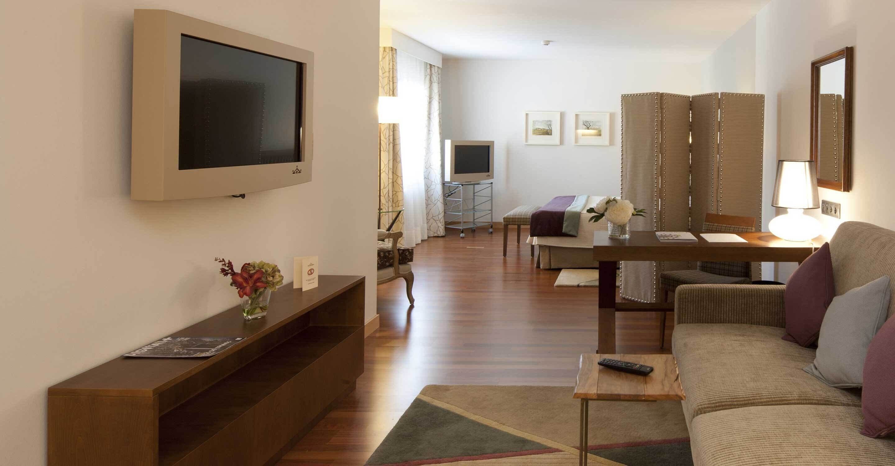 junior suite | living area | tv