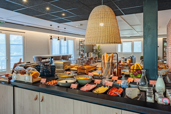 Daily continental breakfast for a fee