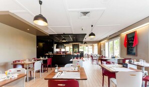 Breakfast served - Hotel Campanile Biarritz (Biarritz)