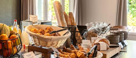 Desayuno continental todos los días (con cargo)