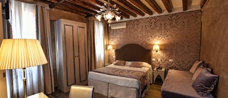 Chambre Supérieure Double ou avec lits jumeaux | Couette en duvet d'oie, coffres-forts dans les chambres