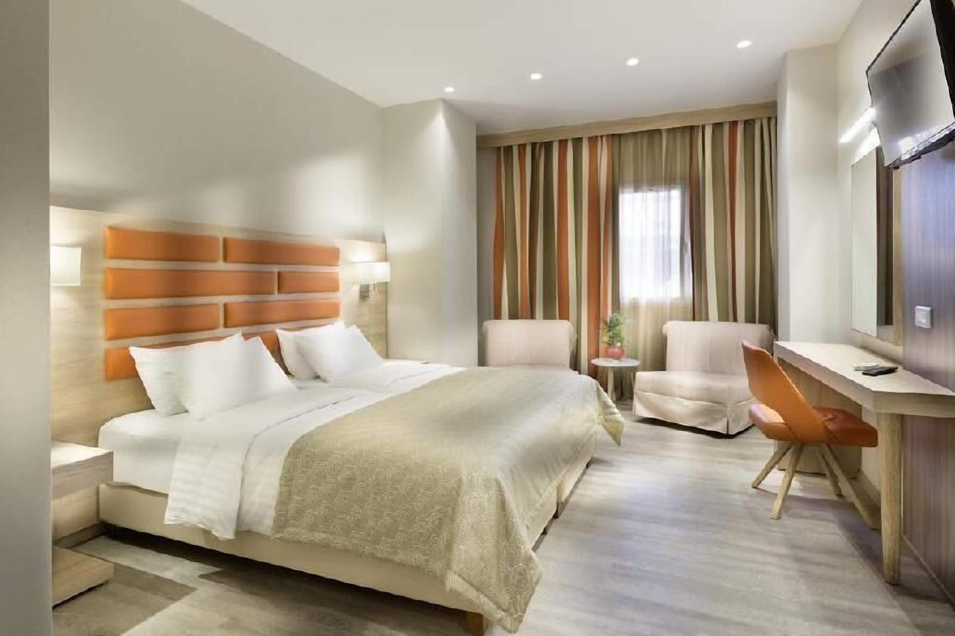 Minibar, in-room safe, desk, blackout drapes