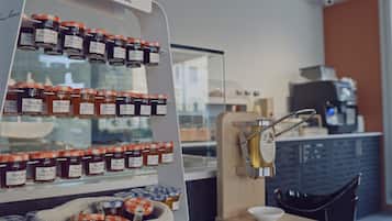 Free daily continental breakfast