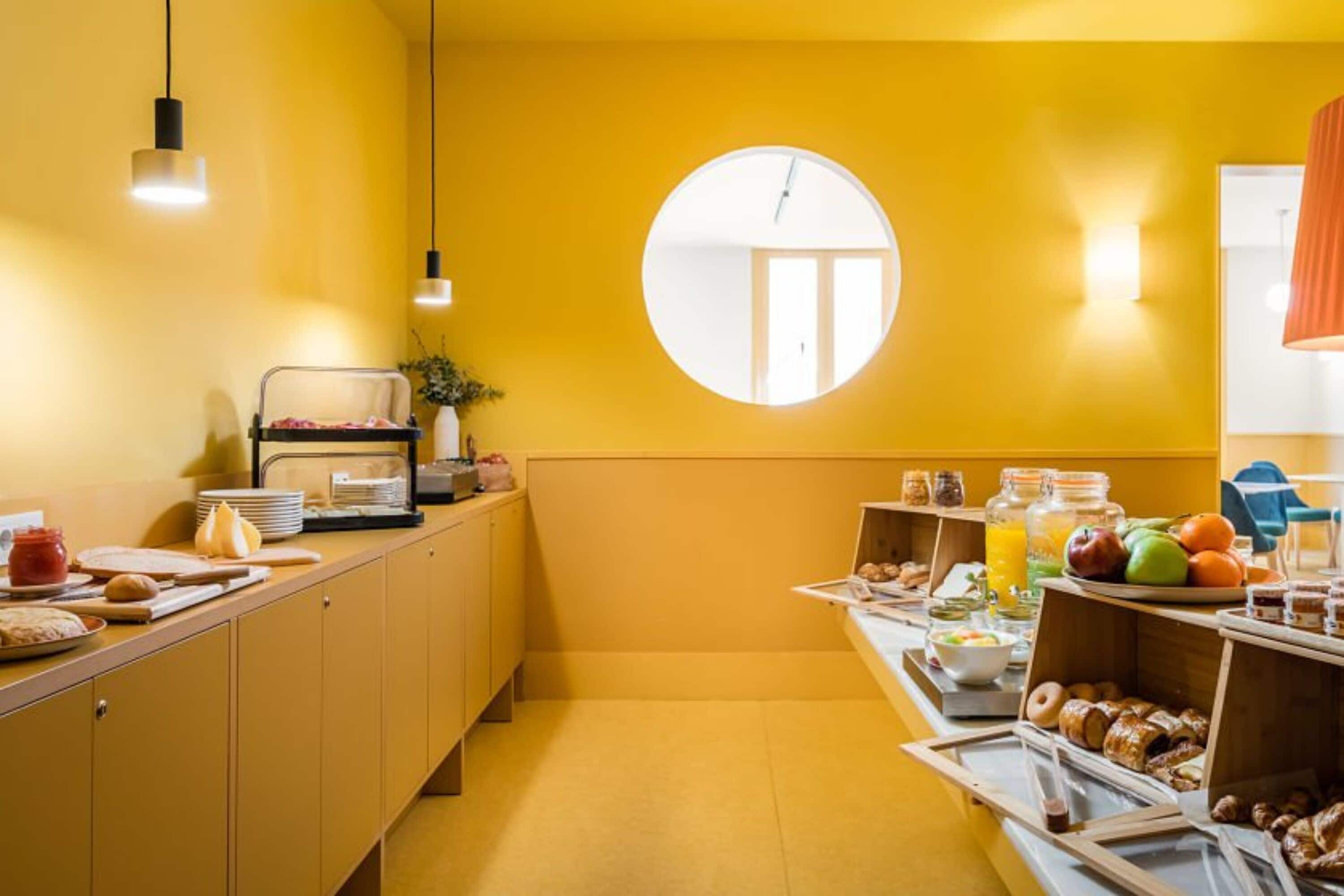 daily buffet breakfast (eur 15 per person)