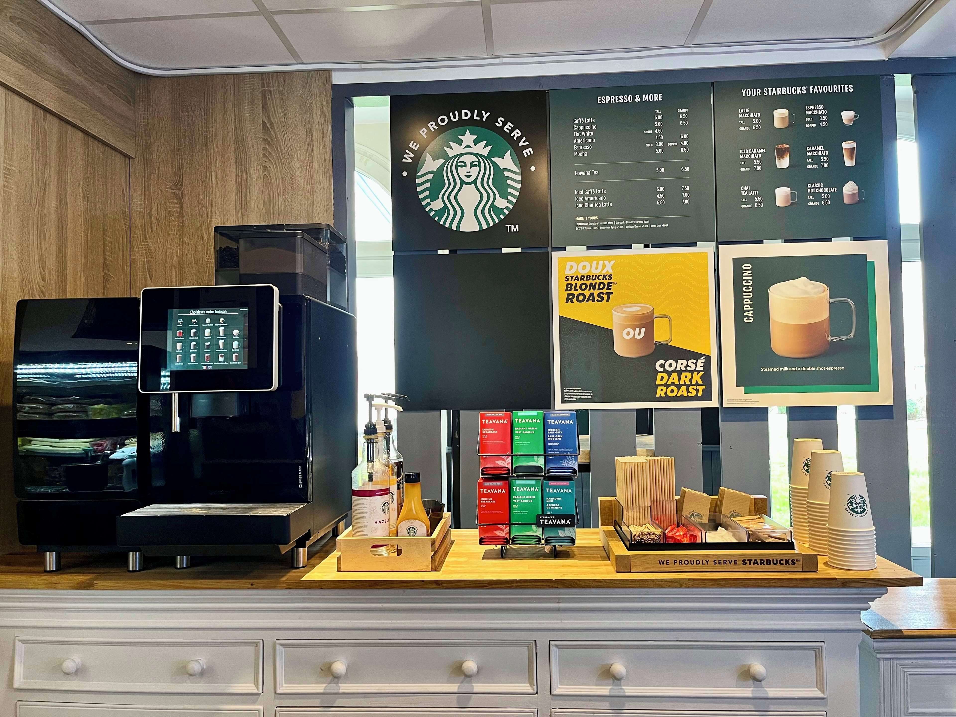 serves breakfast, lunch and dinner