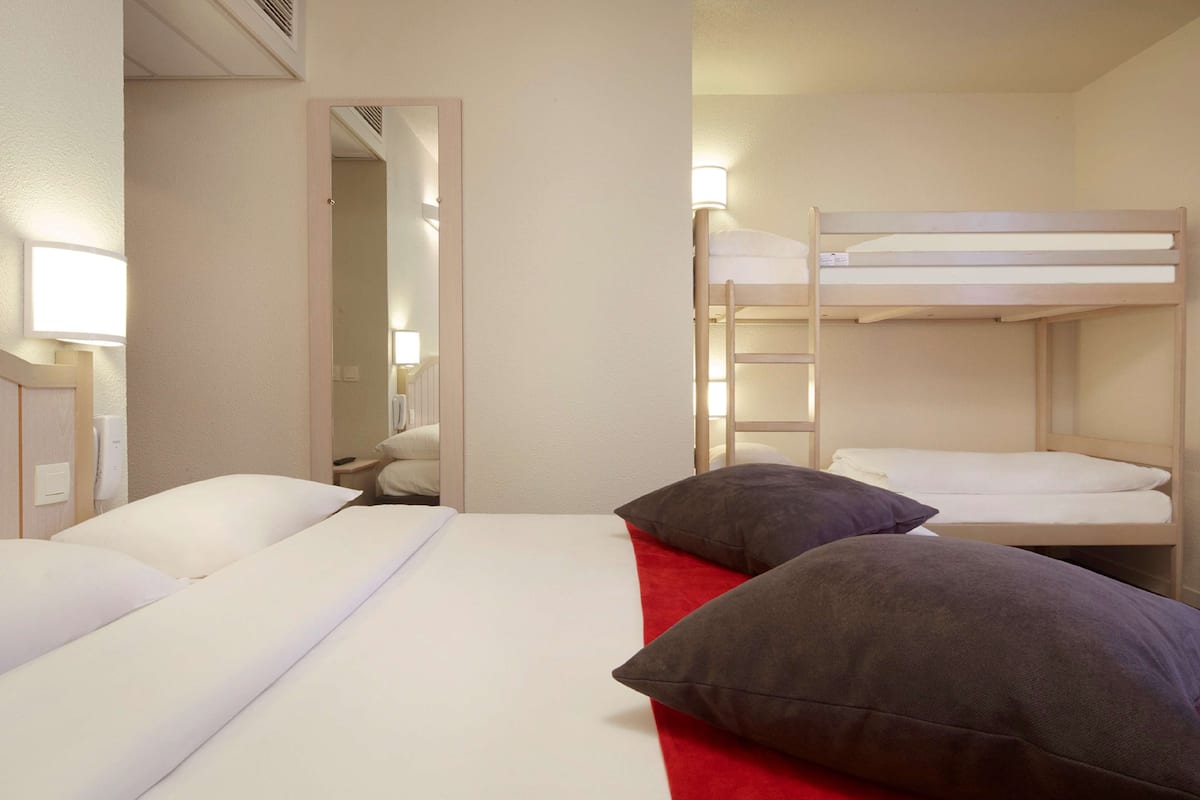 Standard Room, Multiple Beds | In-room safe, desk, blackout drapes, free cribs/infant beds