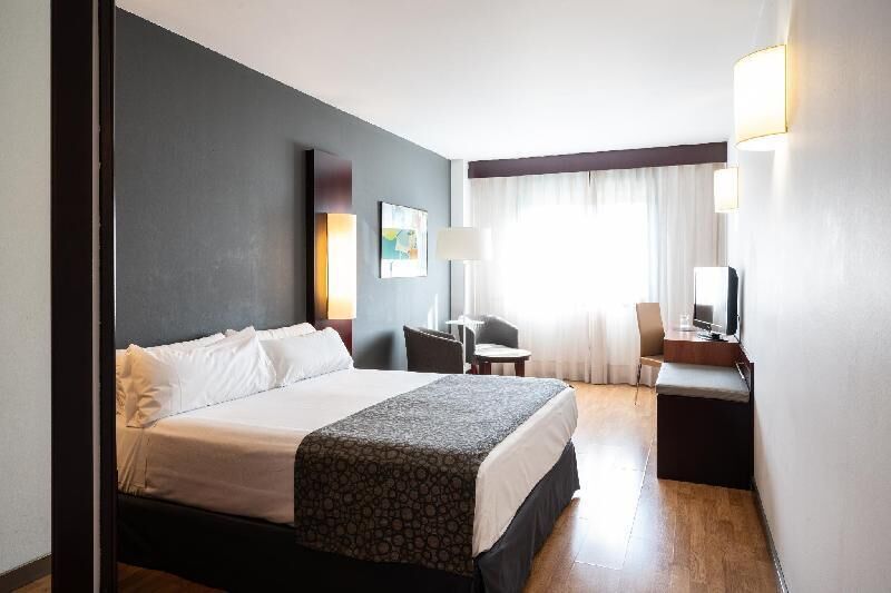Minibar, in-room safe, desk, soundproofing