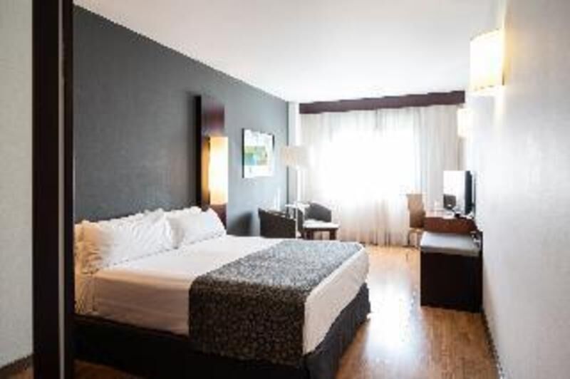 Minibar, in-room safe, desk, soundproofing