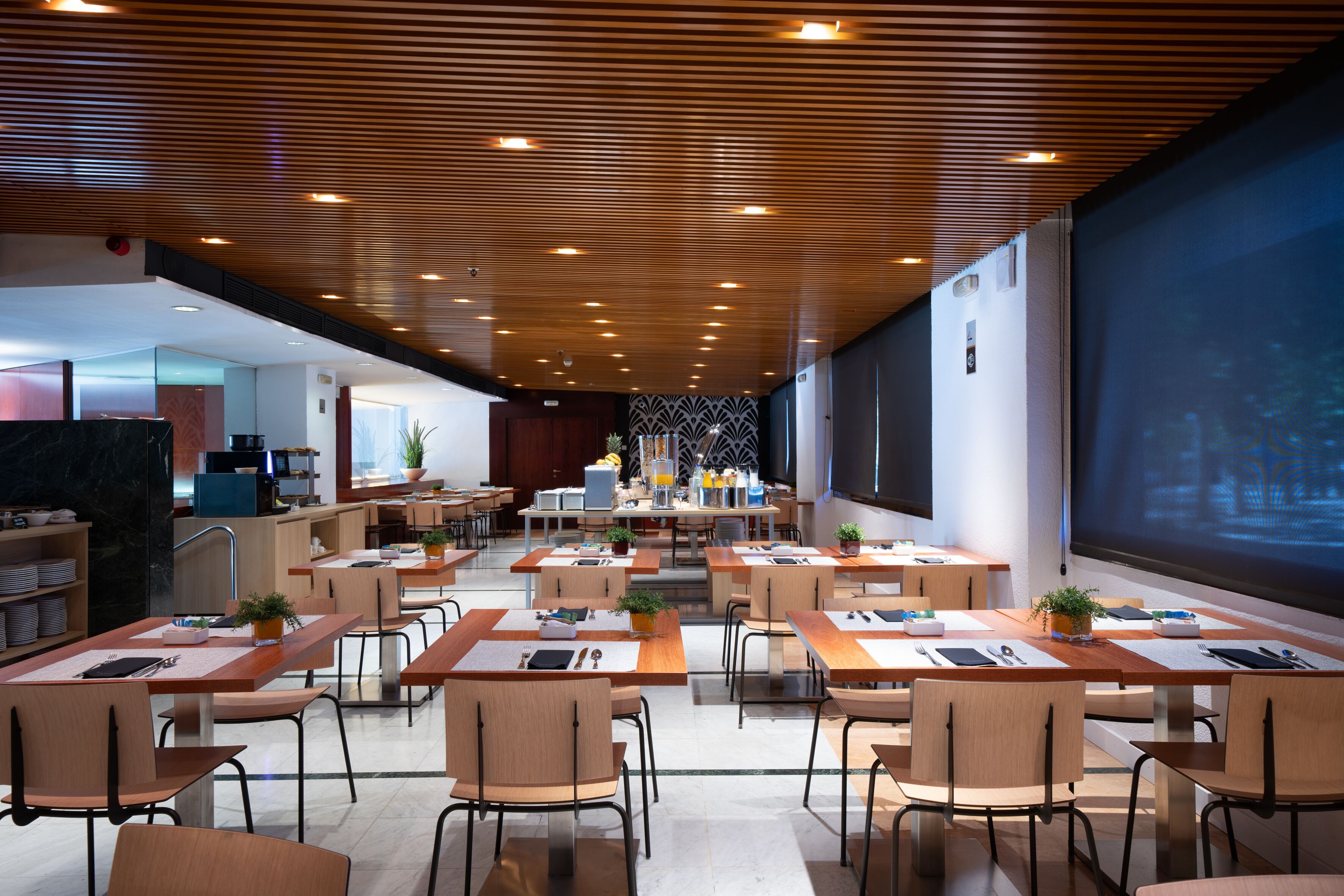 daily buffet breakfast (eur 16 per person)