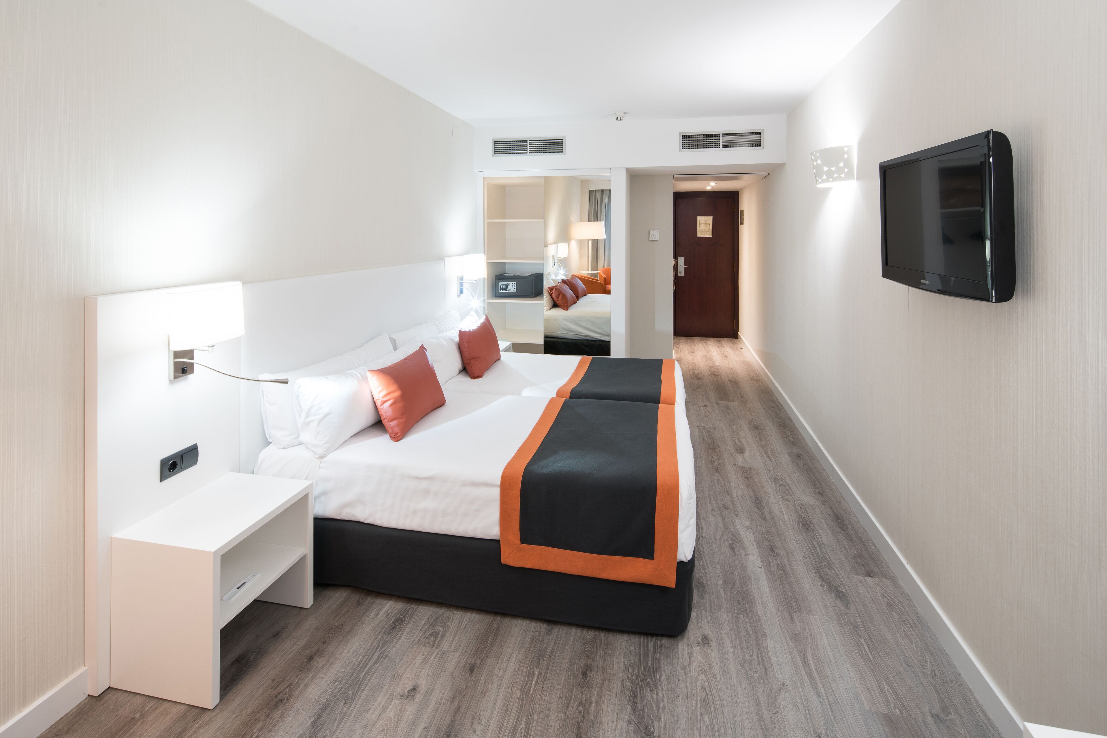 1 bedroom, minibar, in-room safe, desk