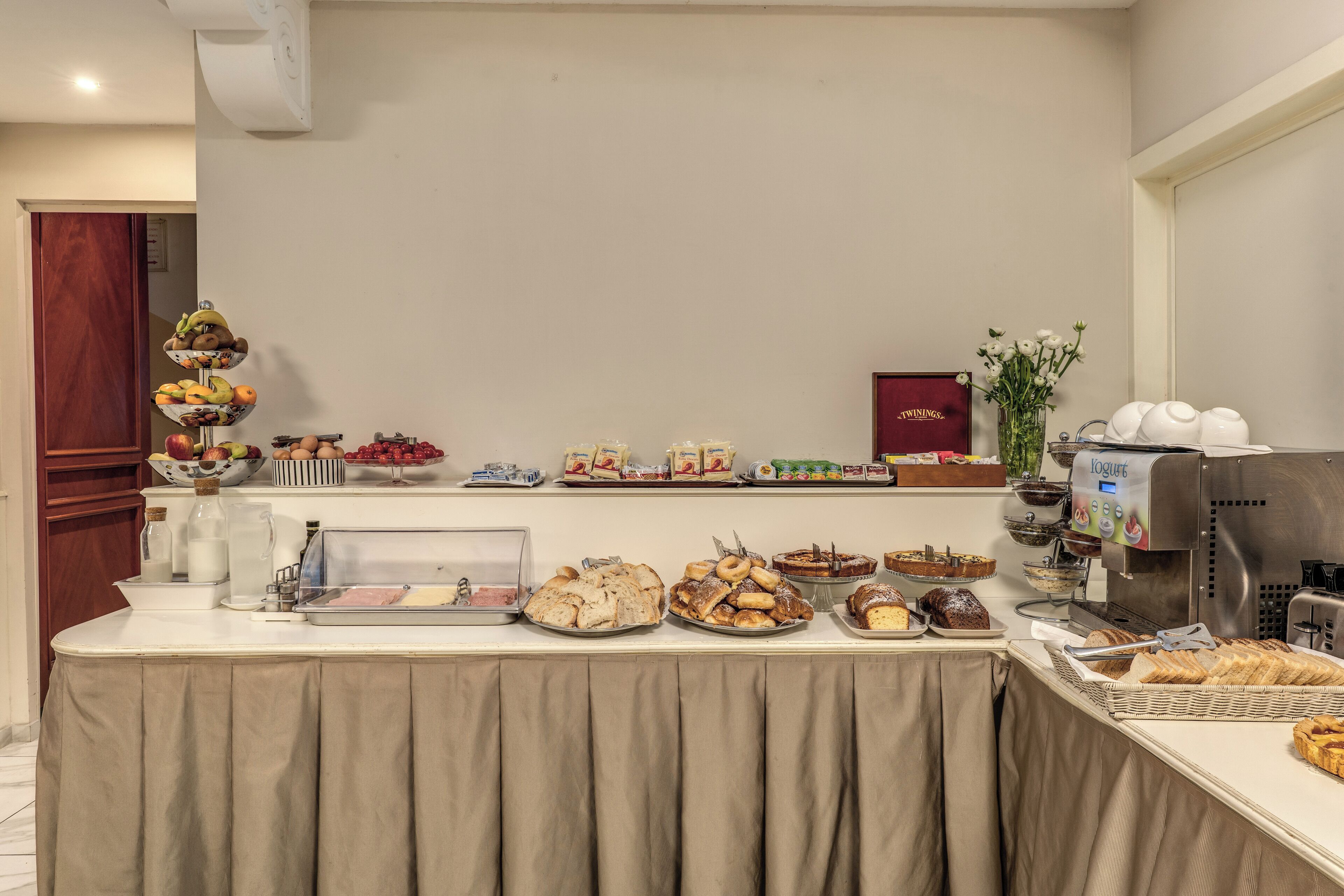 daily continental breakfast (eur 10 per person)