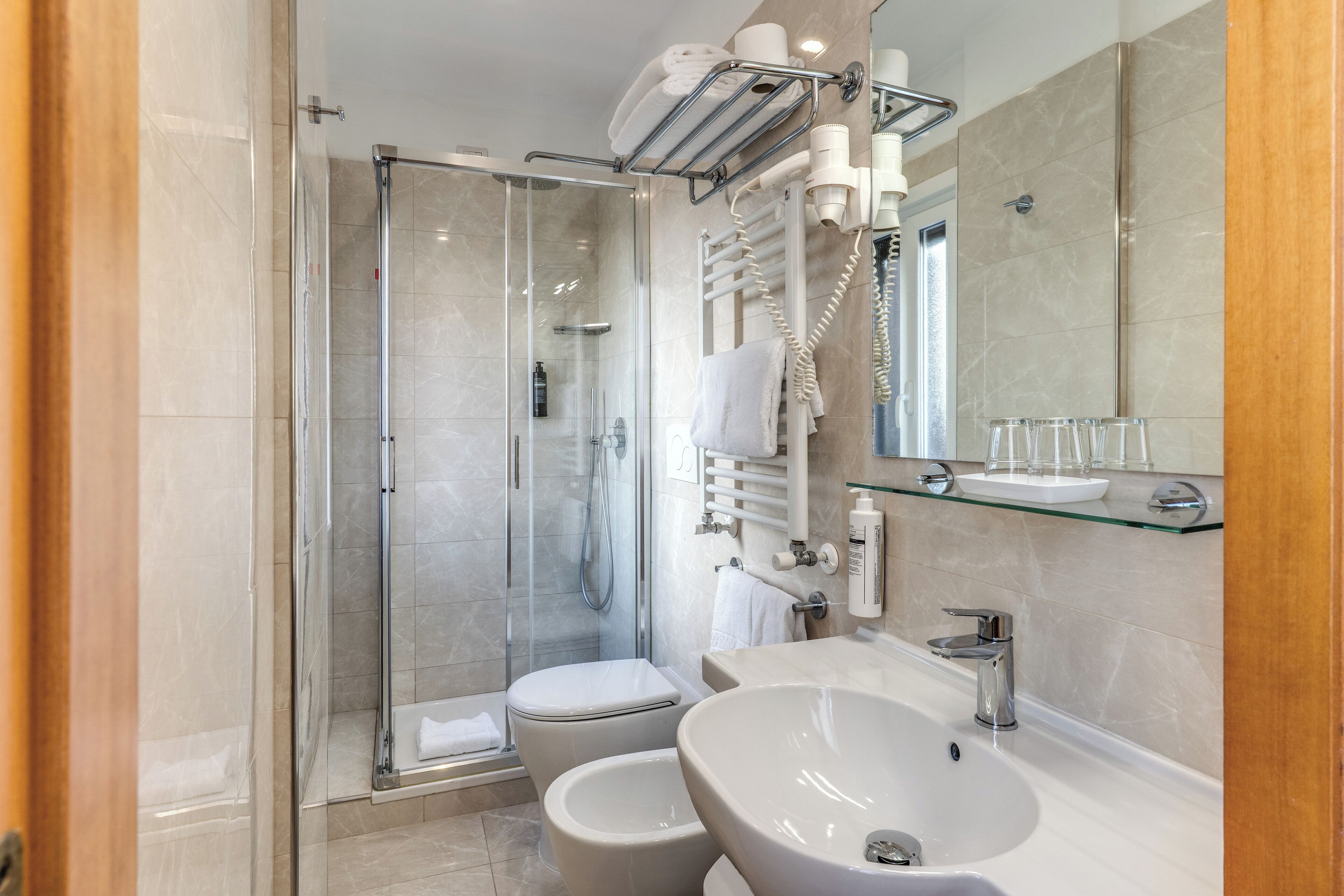 shower, free toiletries, hair dryer, bidet