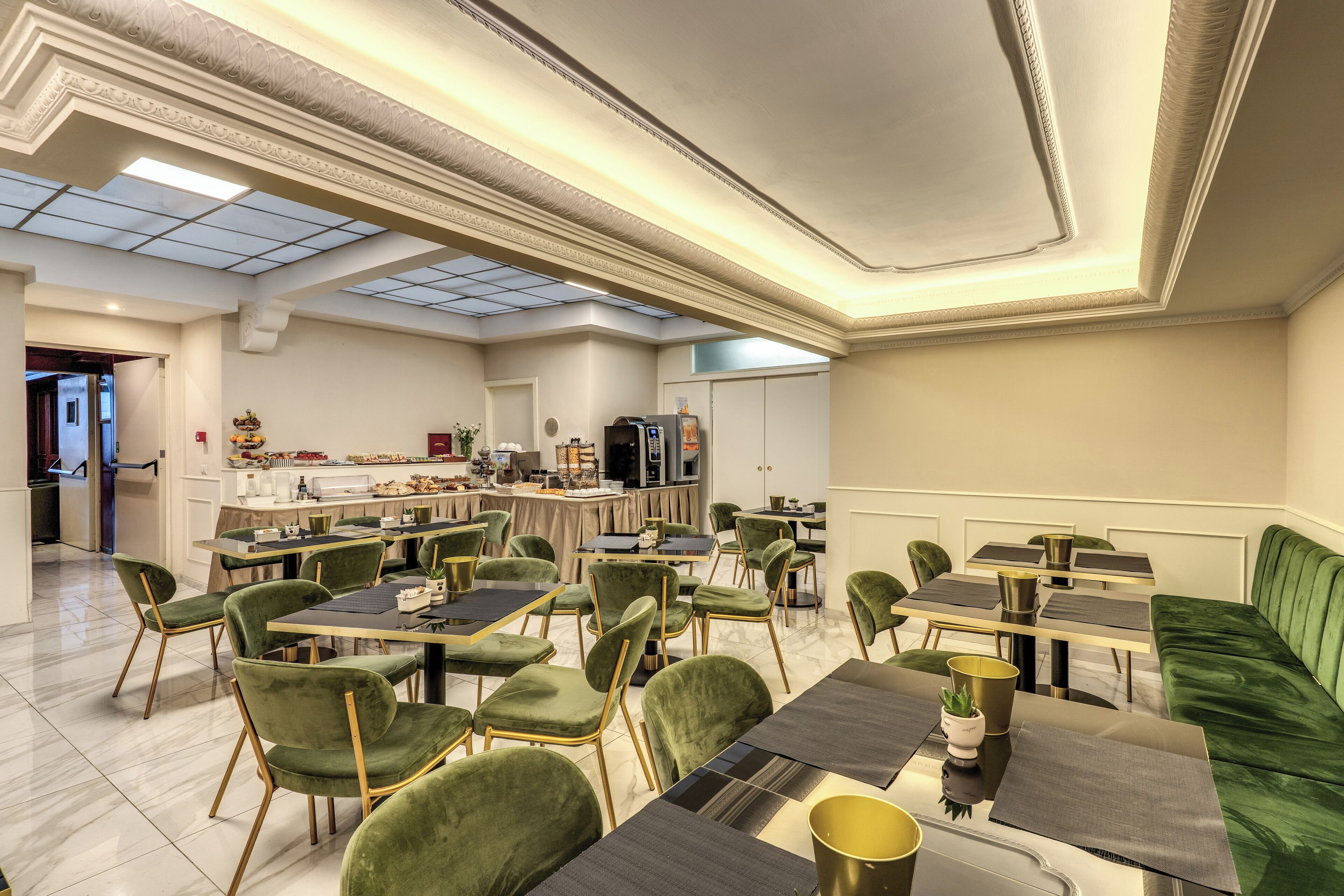 daily continental breakfast (eur 10 per person)