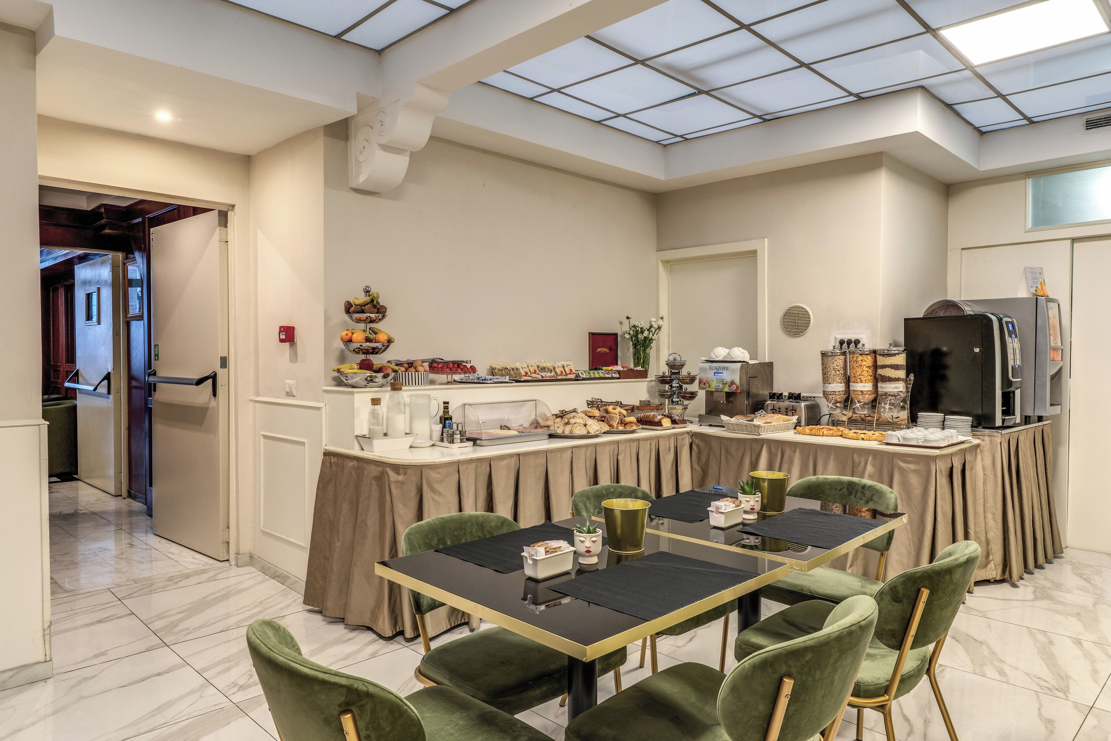 daily continental breakfast (eur 10 per person)