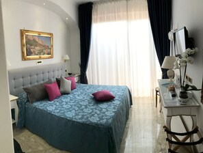 Egyptian cotton sheets, premium bedding, Select Comfort beds, minibar - Bougainville Luxury Boutique Hotel (Anacapri)