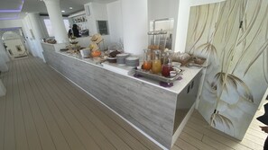 Buffet déjeuner gratuit
