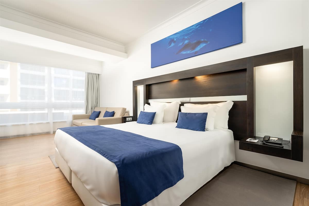 1 habitación, minibar, caja de seguridad en la habitación y escritorio
