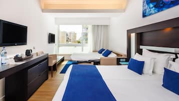 Perhehuone (Standard) | 1 makuuhuone, minibaari, tallelokero huoneessa, työpöytä