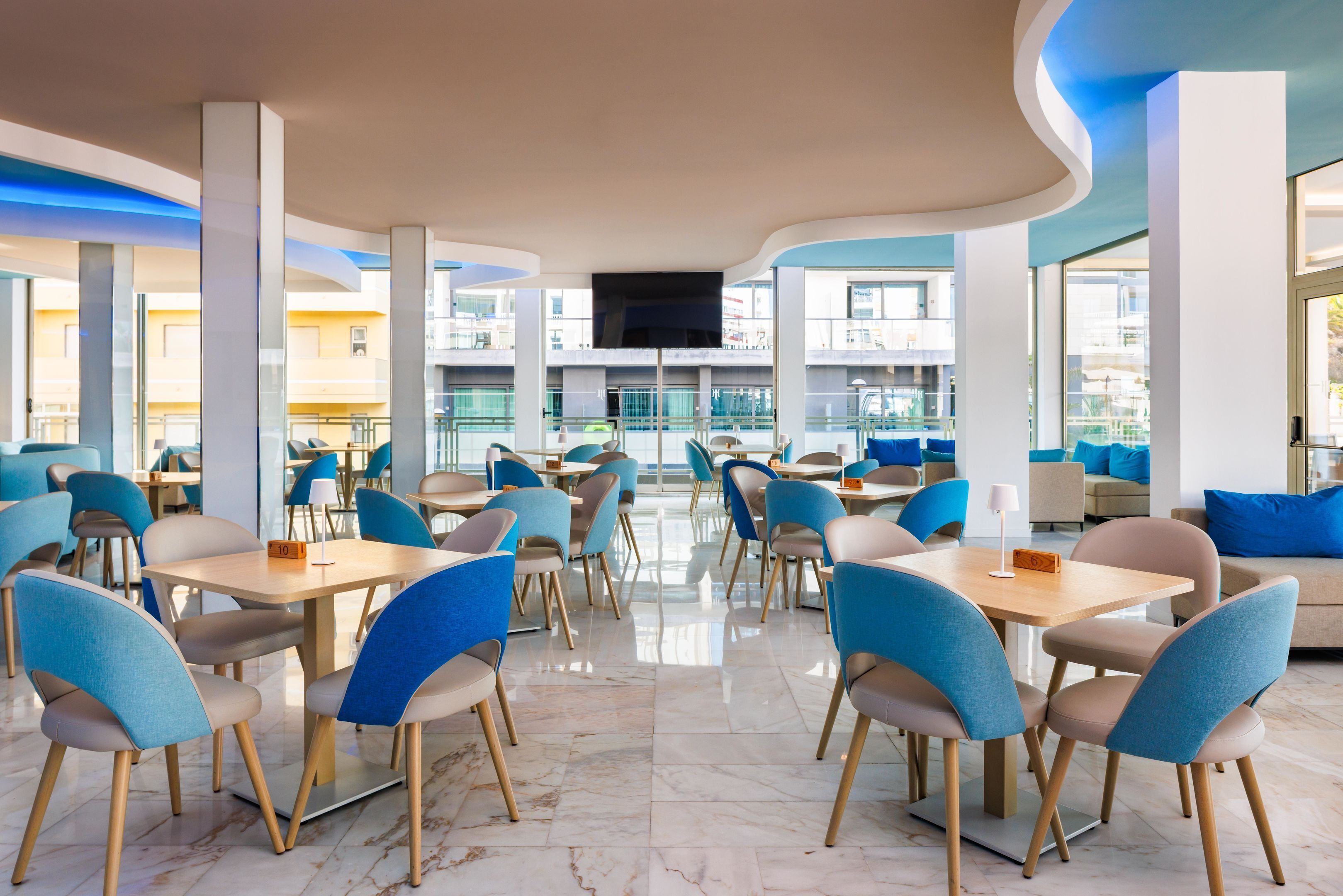 Breakfast, lunch, dinner served; local and international cuisine 