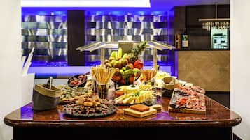 Breakfast, lunch, dinner served; local and international cuisine