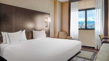 Literie hypoallergénique, minibar, coffres-forts dans les chambres
