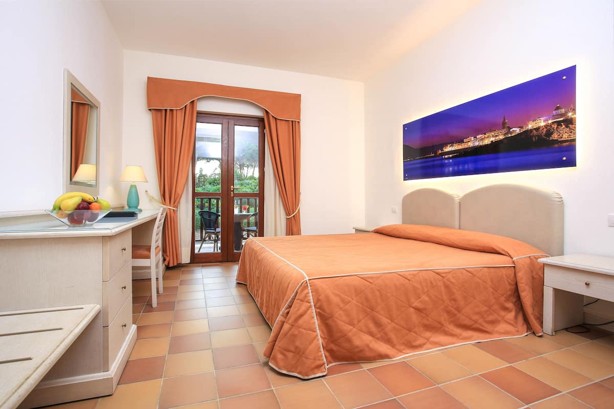 1 bedroom, Select Comfort beds, minibar, in-room safe