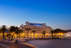 Fasade – kveld/natt