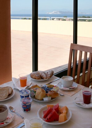 Daily buffet breakfast for a fee - Hotel Setar (Quartu Sant'Elena)