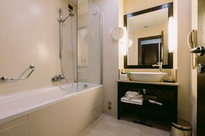 Deep soaking tub, hair dryer, bathrobes, slippers