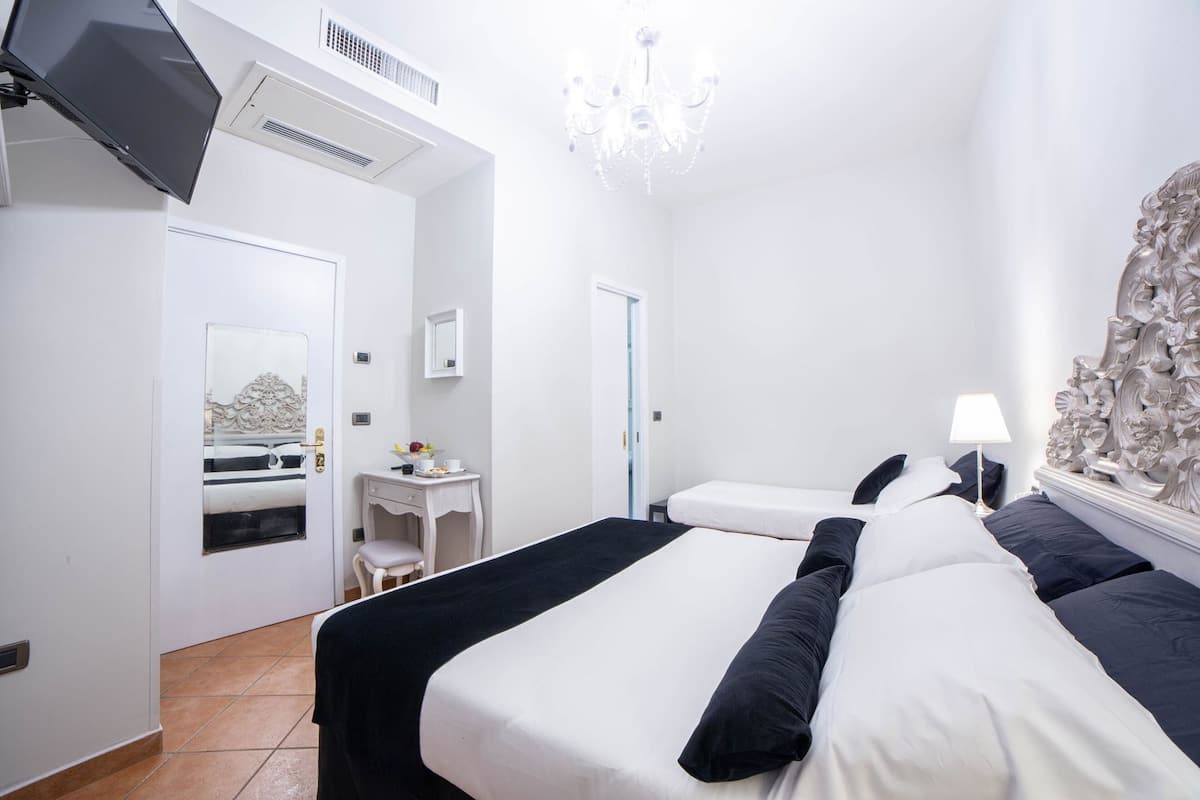 Literie de qualité supérieure, couette en duvet d'oie, minibar