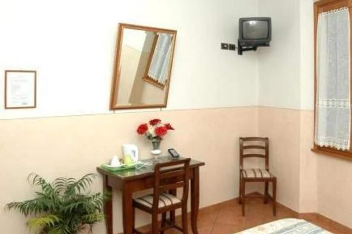 Literie de qualité supérieure, couette en duvet d'oie, minibar