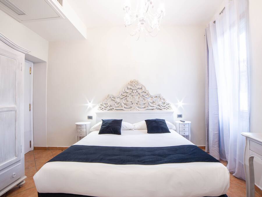 Chambre Standard Double ou avec lits jumeaux | Literie de qualité supérieure, couette en duvet d'oie, minibar