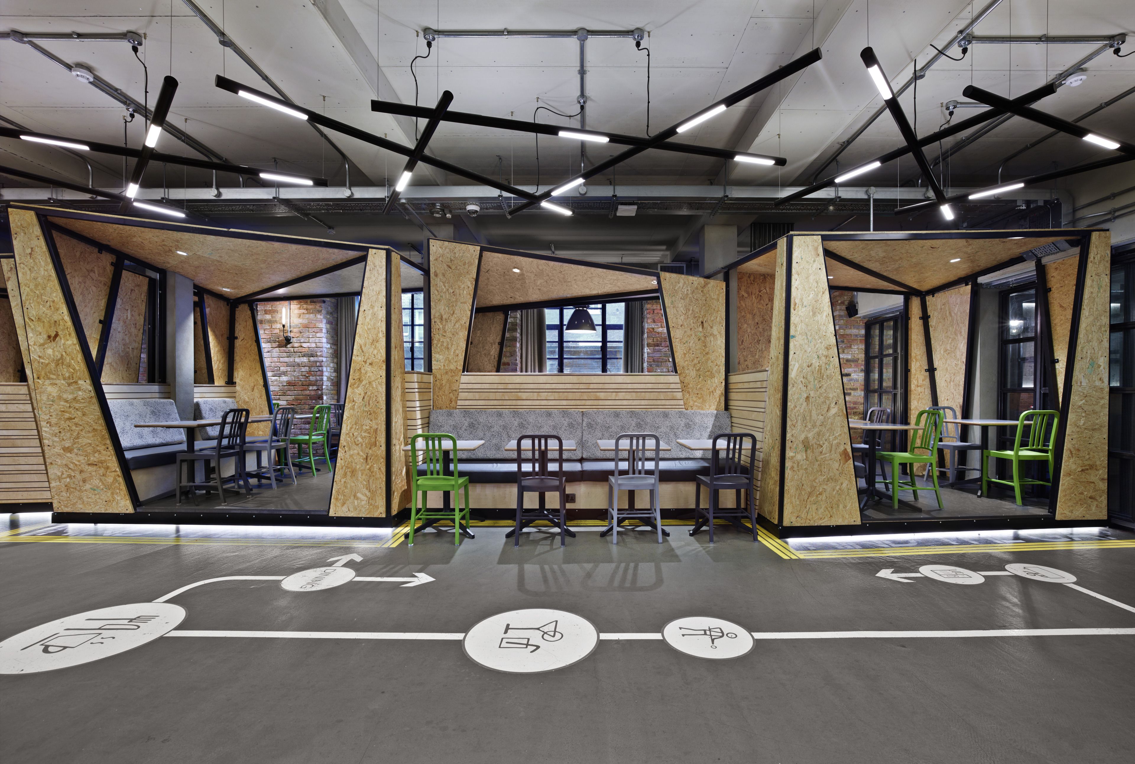 Daily buffet breakfast (GBP 7.90 per person)