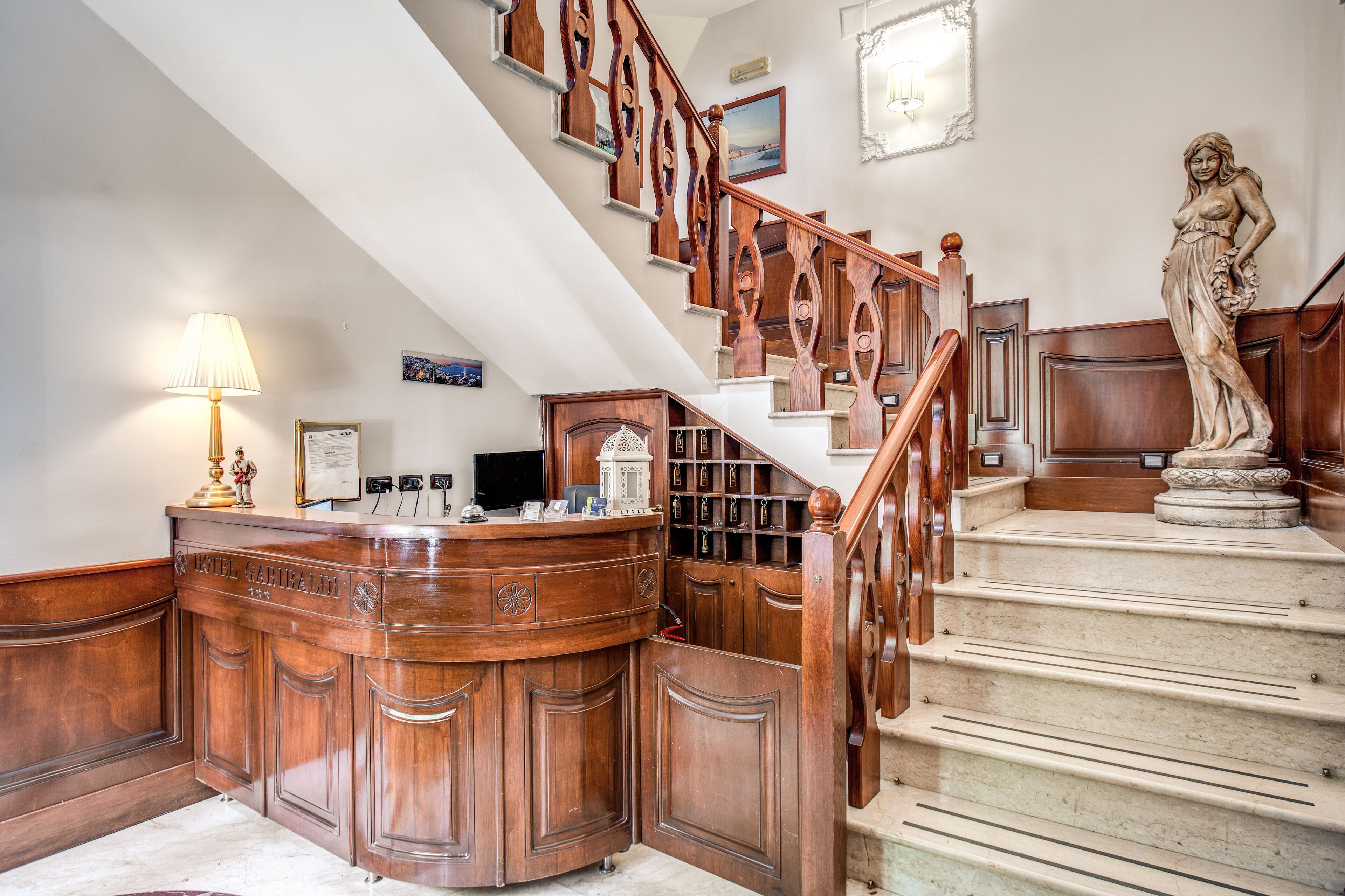 Coin salon dans le hall