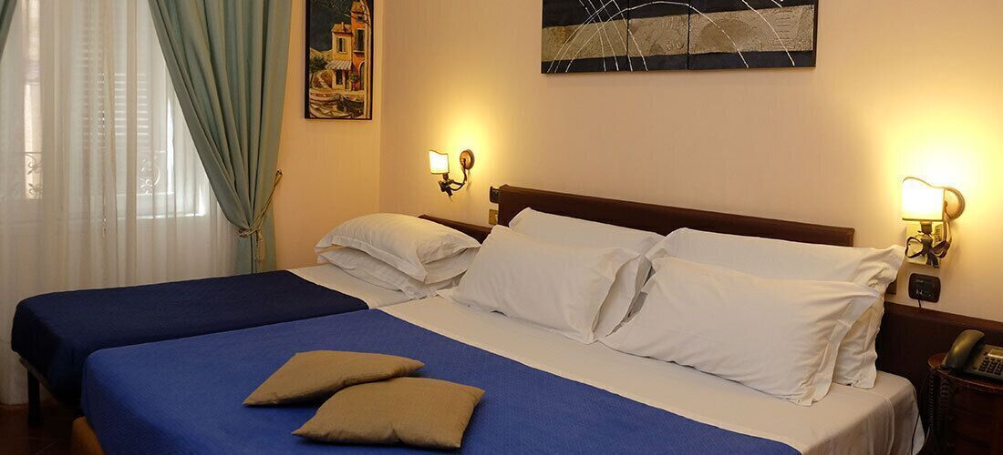 Frette Italian sheets, in-room safe, desk, soundproofing