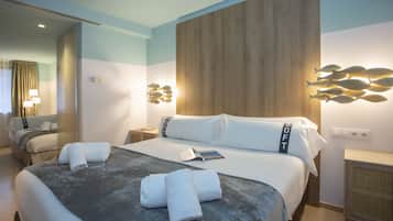Phòng 3 Tiêu chuẩn | Minibar, trang trí khác biệt, bàn, khu vực làm việc phù hợp cho laptop