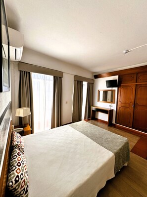 Superior Double Room | Free WiFi, bed sheets - Lagosmar Hotel (Lagos)