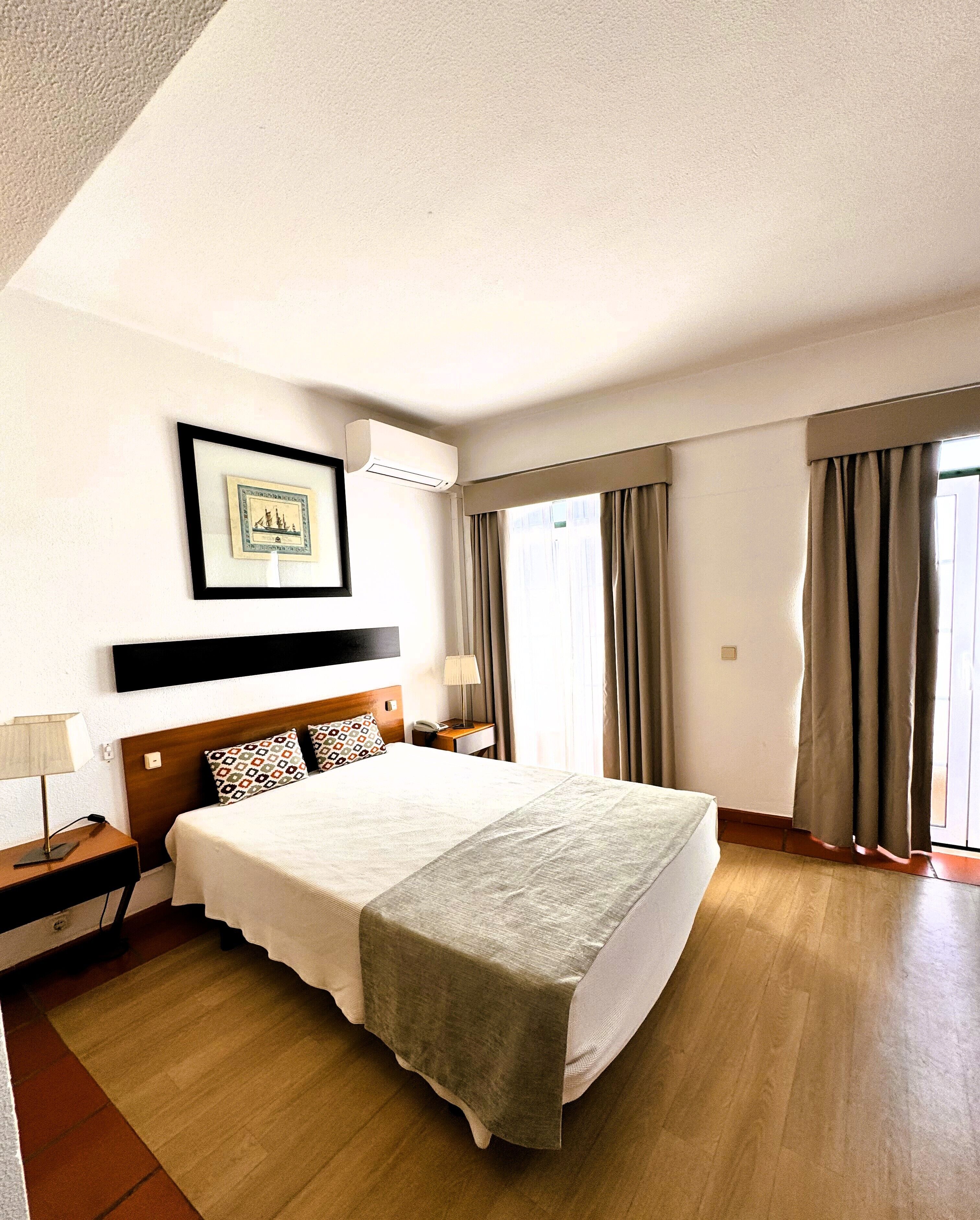 superior double room | free wifi, bed sheets