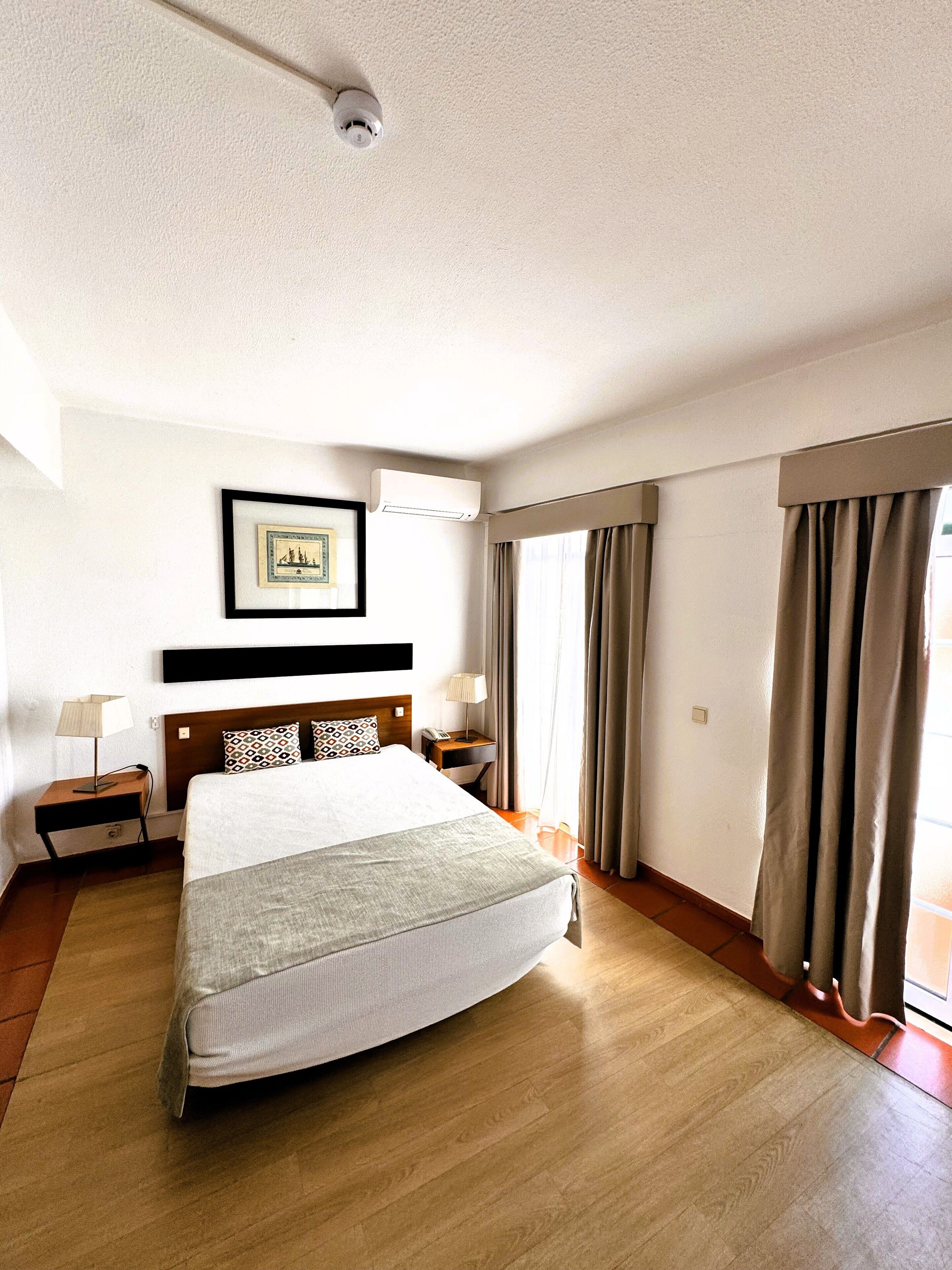 superior double room | free wifi, bed sheets