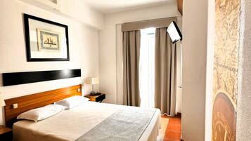 Standard Double Room | Free WiFi, bed sheets