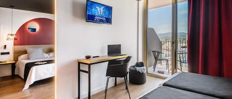 Minibar, coffres-forts dans les chambres, bureau, Wi-Fi gratuit