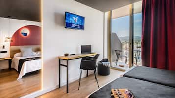 Minibar, Zimmersafe, Schreibtisch, kostenloses WLAN